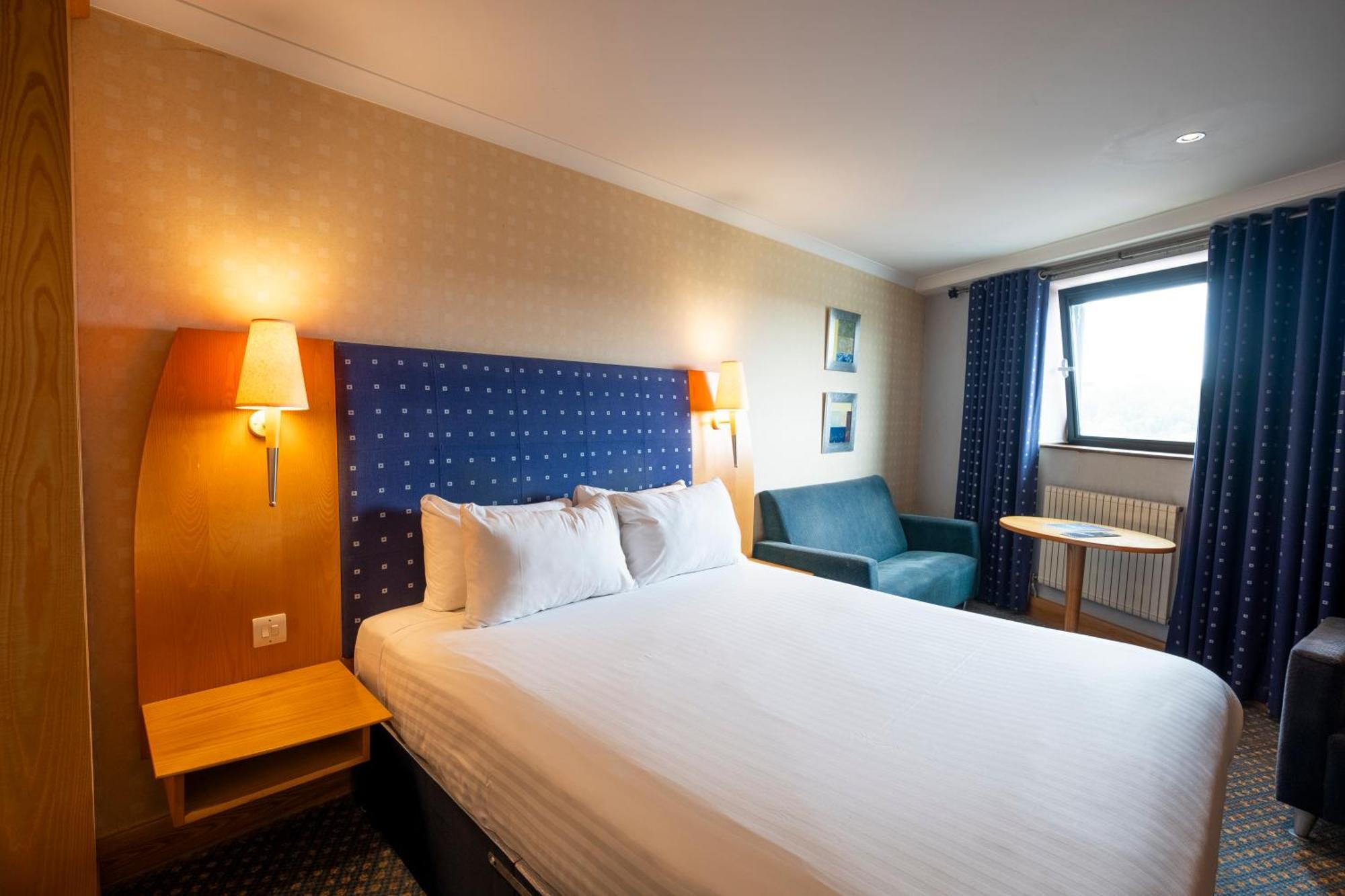 The Bolton Stadium Hotel, A Member Of Radisson Individuals Экстерьер фото