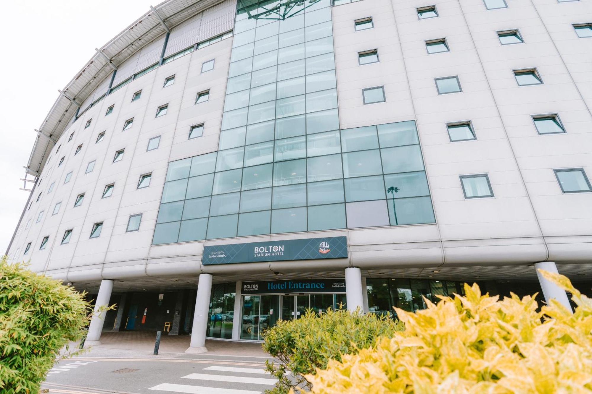 The Bolton Stadium Hotel, A Member Of Radisson Individuals Экстерьер фото