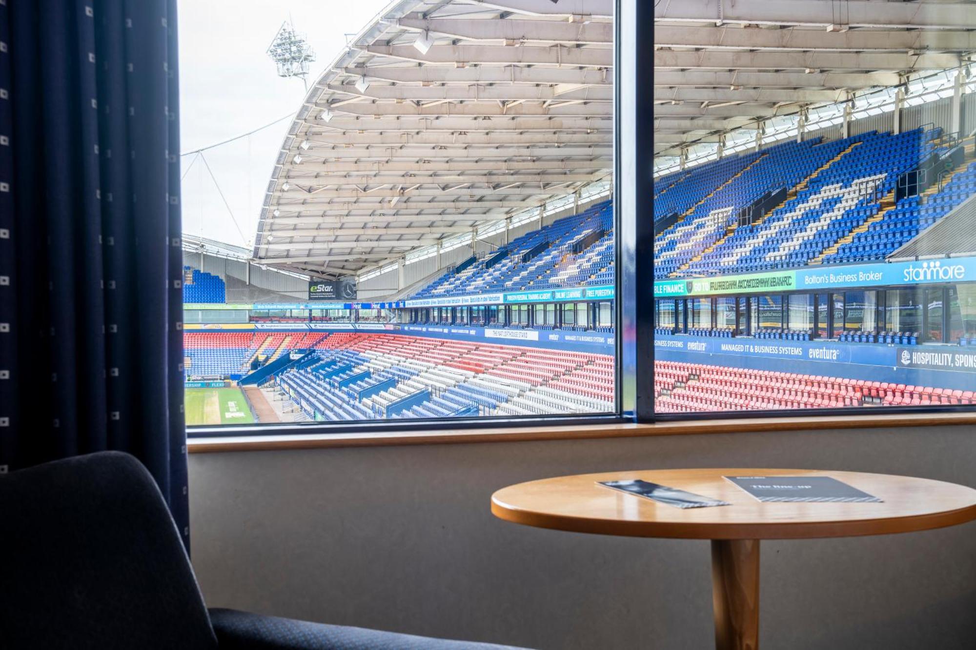 The Bolton Stadium Hotel, A Member Of Radisson Individuals Экстерьер фото