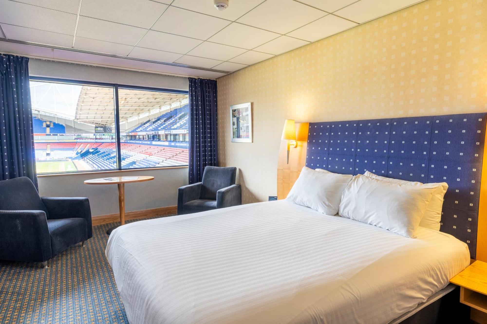 The Bolton Stadium Hotel, A Member Of Radisson Individuals Экстерьер фото