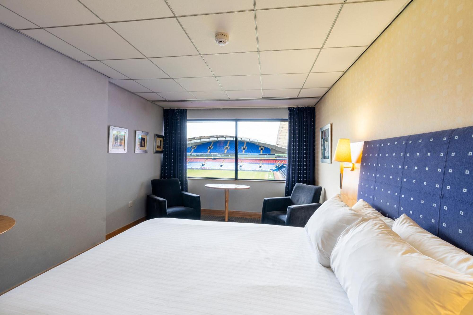 The Bolton Stadium Hotel, A Member Of Radisson Individuals Экстерьер фото