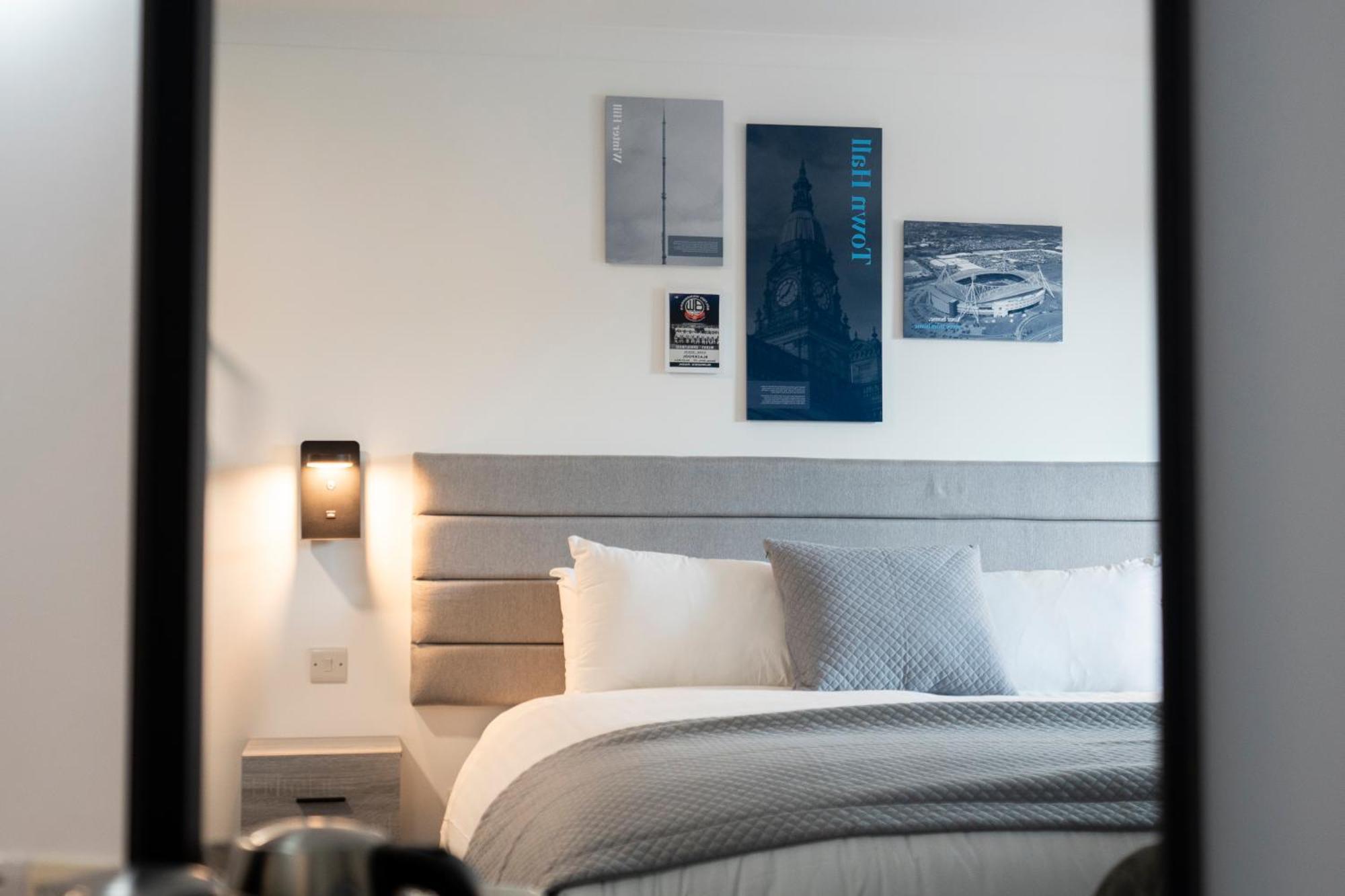 The Bolton Stadium Hotel, A Member Of Radisson Individuals Экстерьер фото