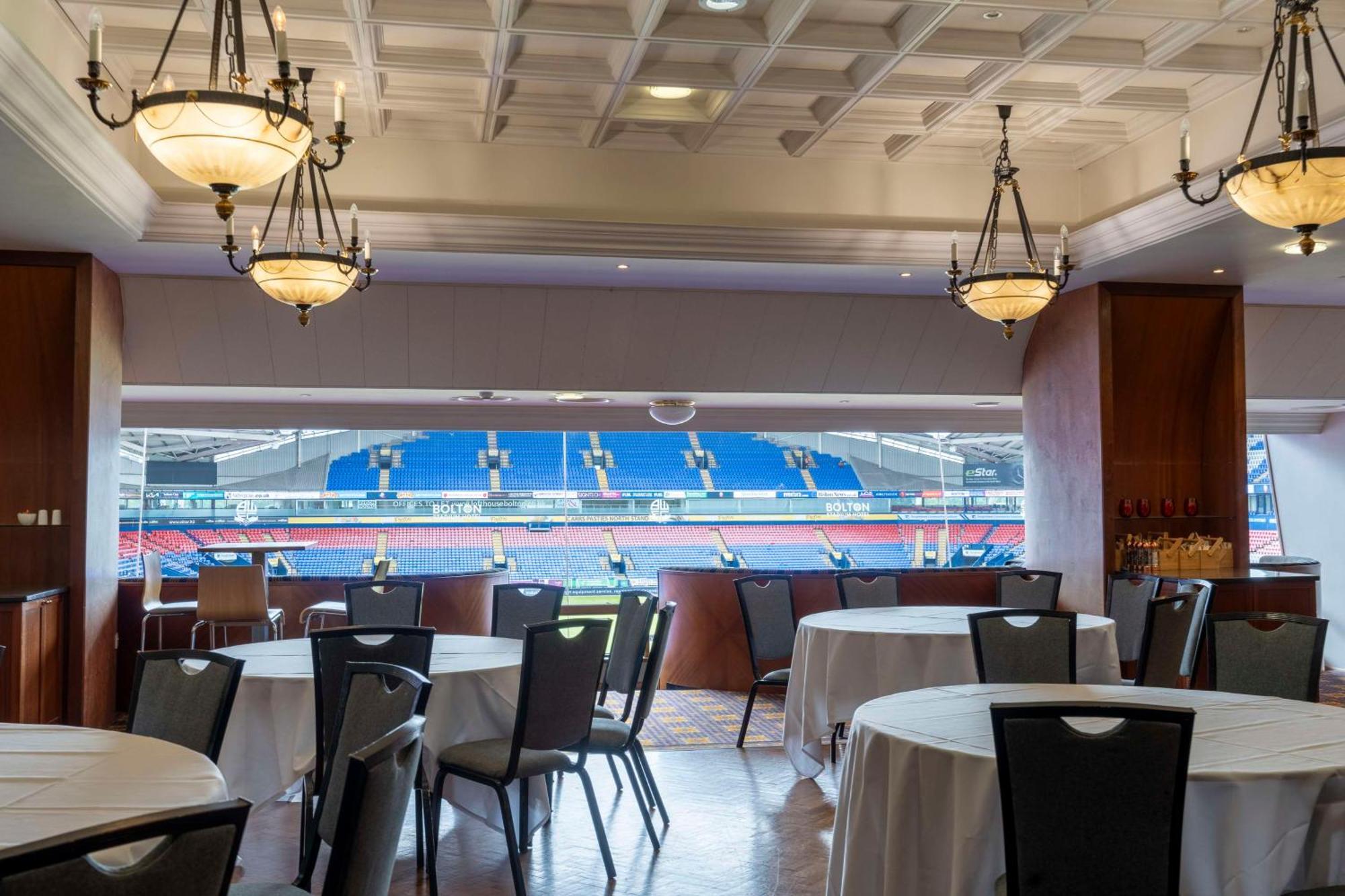 The Bolton Stadium Hotel, A Member Of Radisson Individuals Экстерьер фото