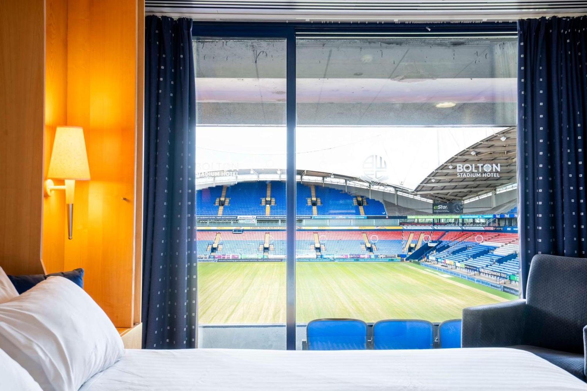 The Bolton Stadium Hotel, A Member Of Radisson Individuals Экстерьер фото