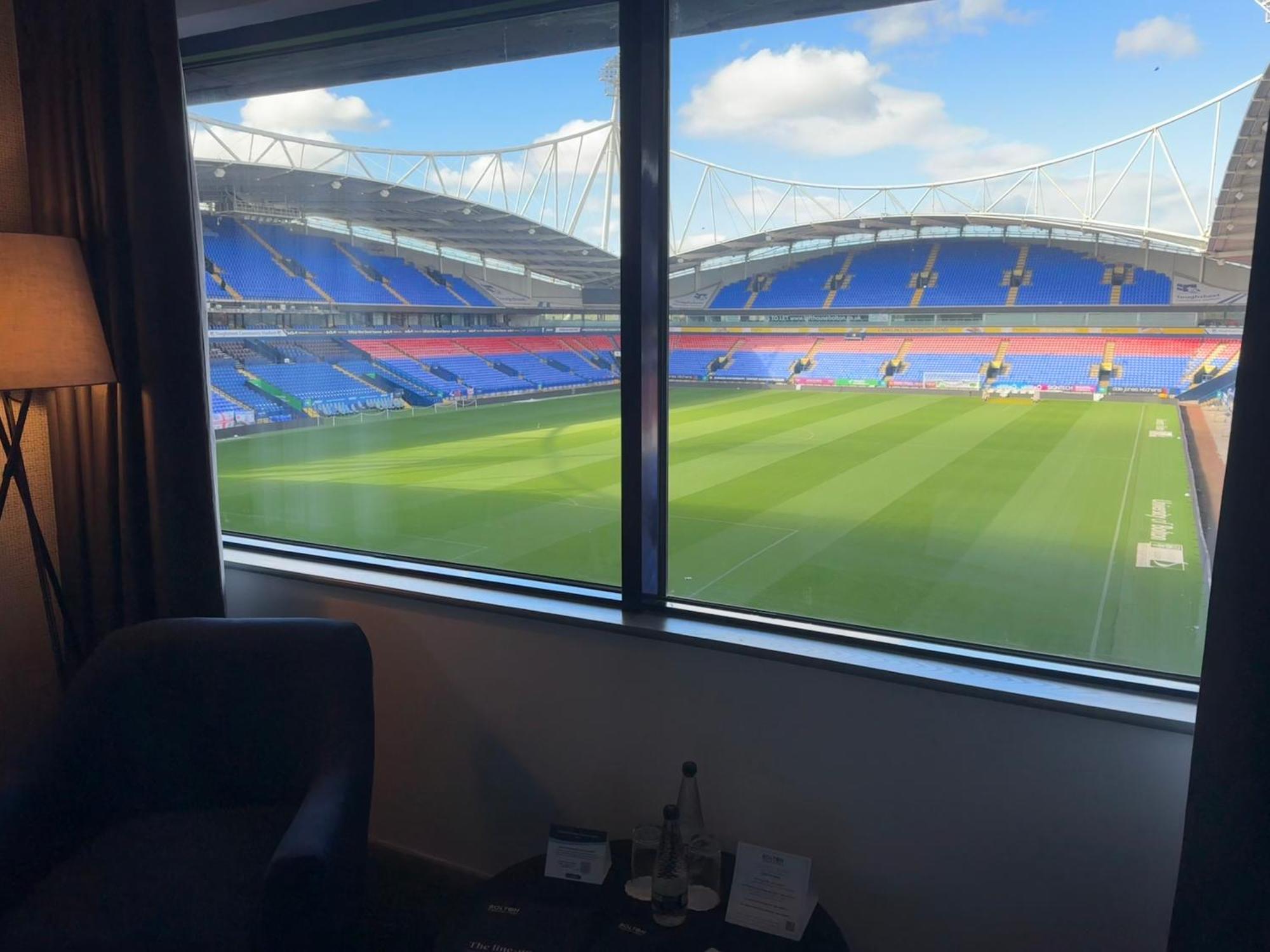 The Bolton Stadium Hotel, A Member Of Radisson Individuals Экстерьер фото