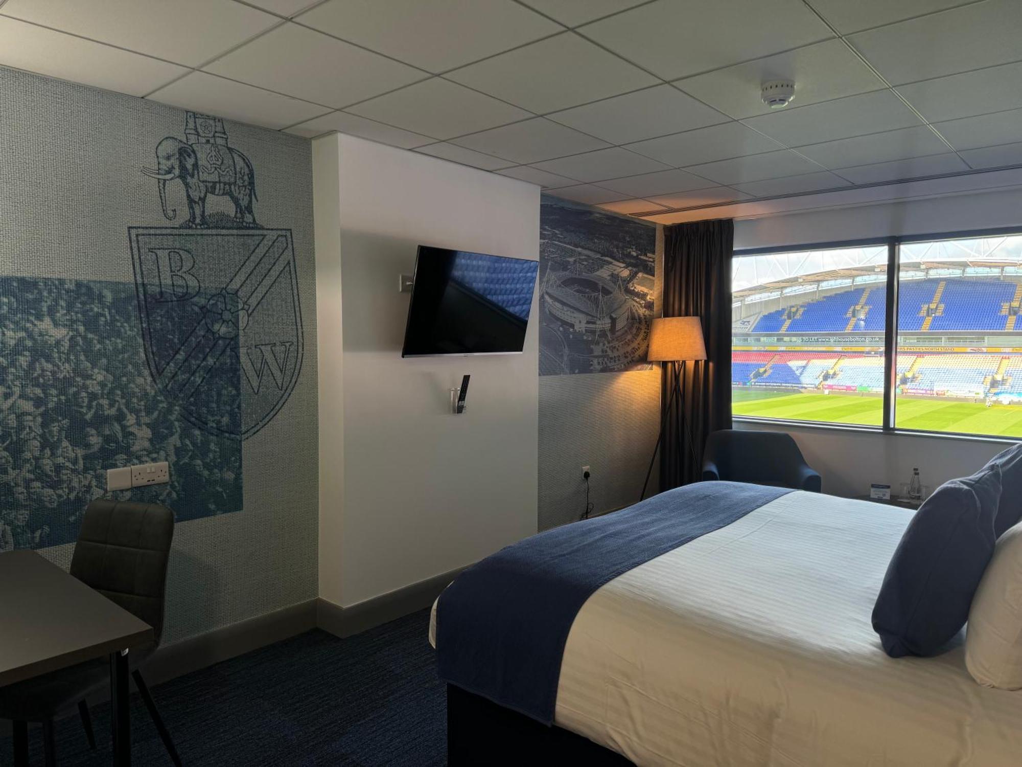 The Bolton Stadium Hotel, A Member Of Radisson Individuals Экстерьер фото