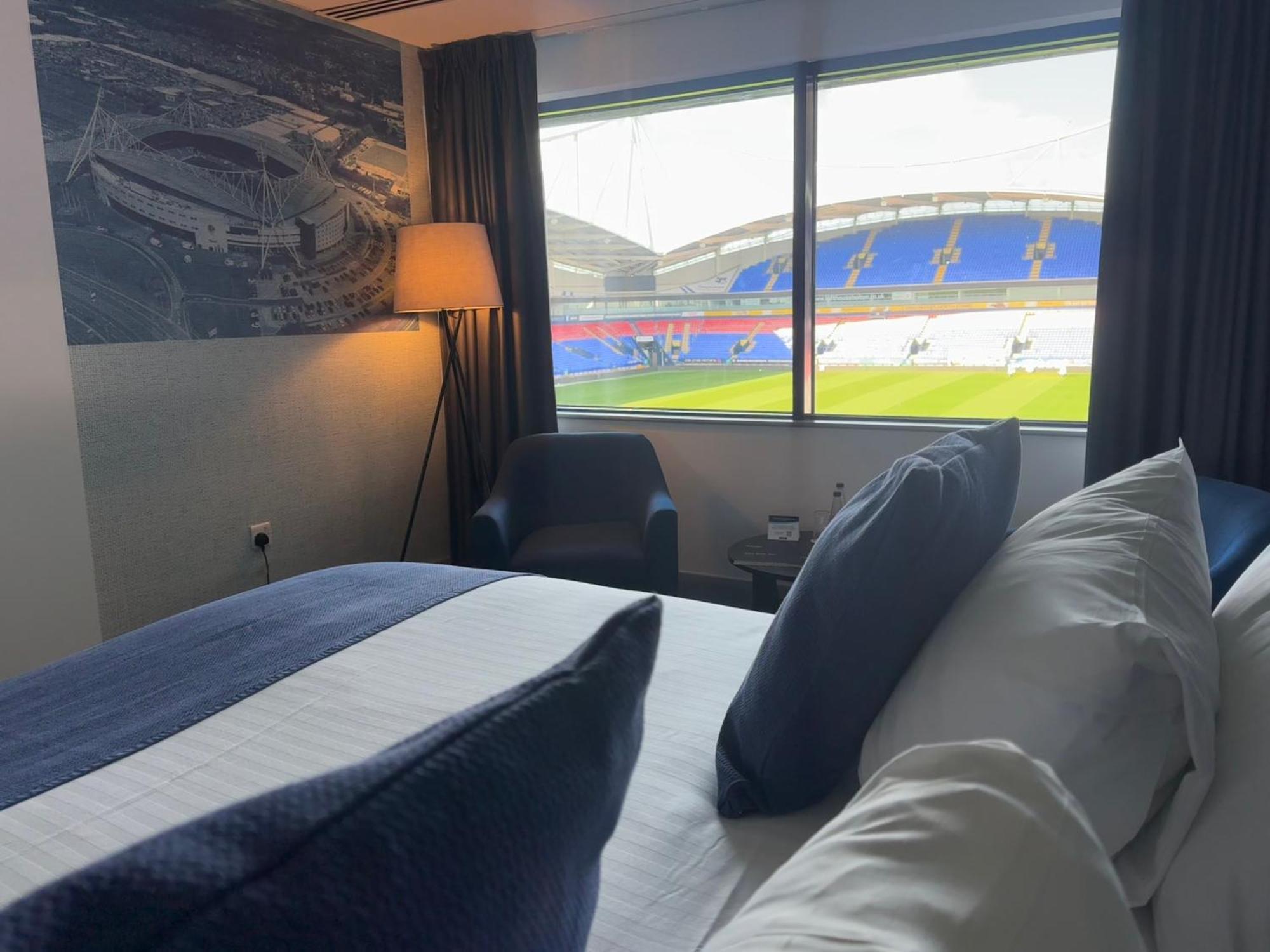 The Bolton Stadium Hotel, A Member Of Radisson Individuals Экстерьер фото