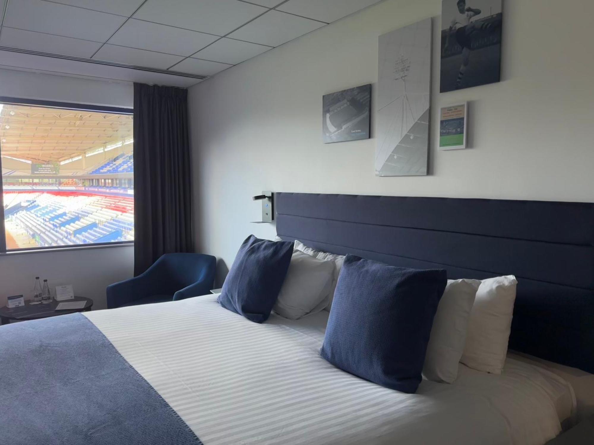 The Bolton Stadium Hotel, A Member Of Radisson Individuals Экстерьер фото
