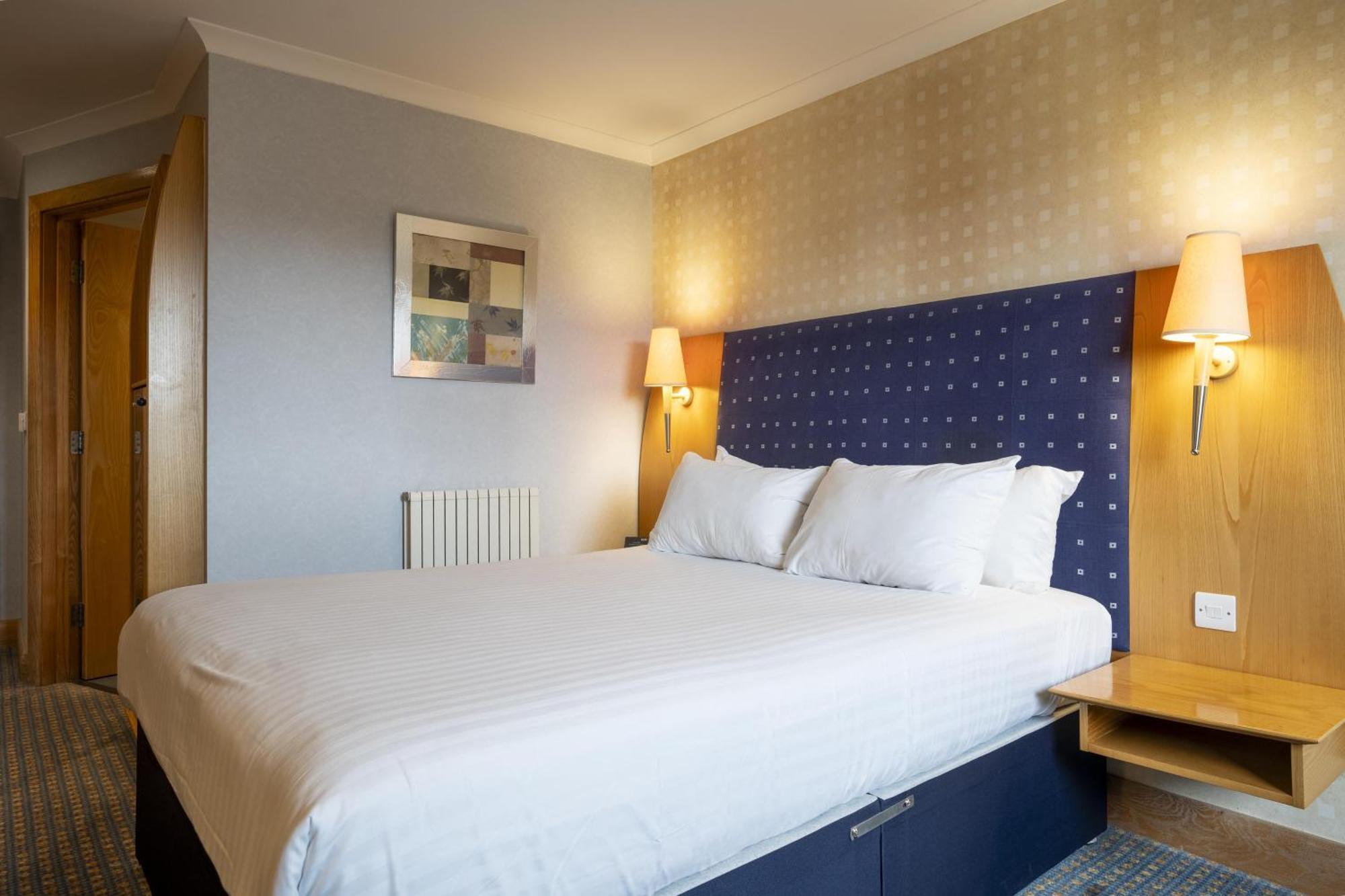 The Bolton Stadium Hotel, A Member Of Radisson Individuals Экстерьер фото